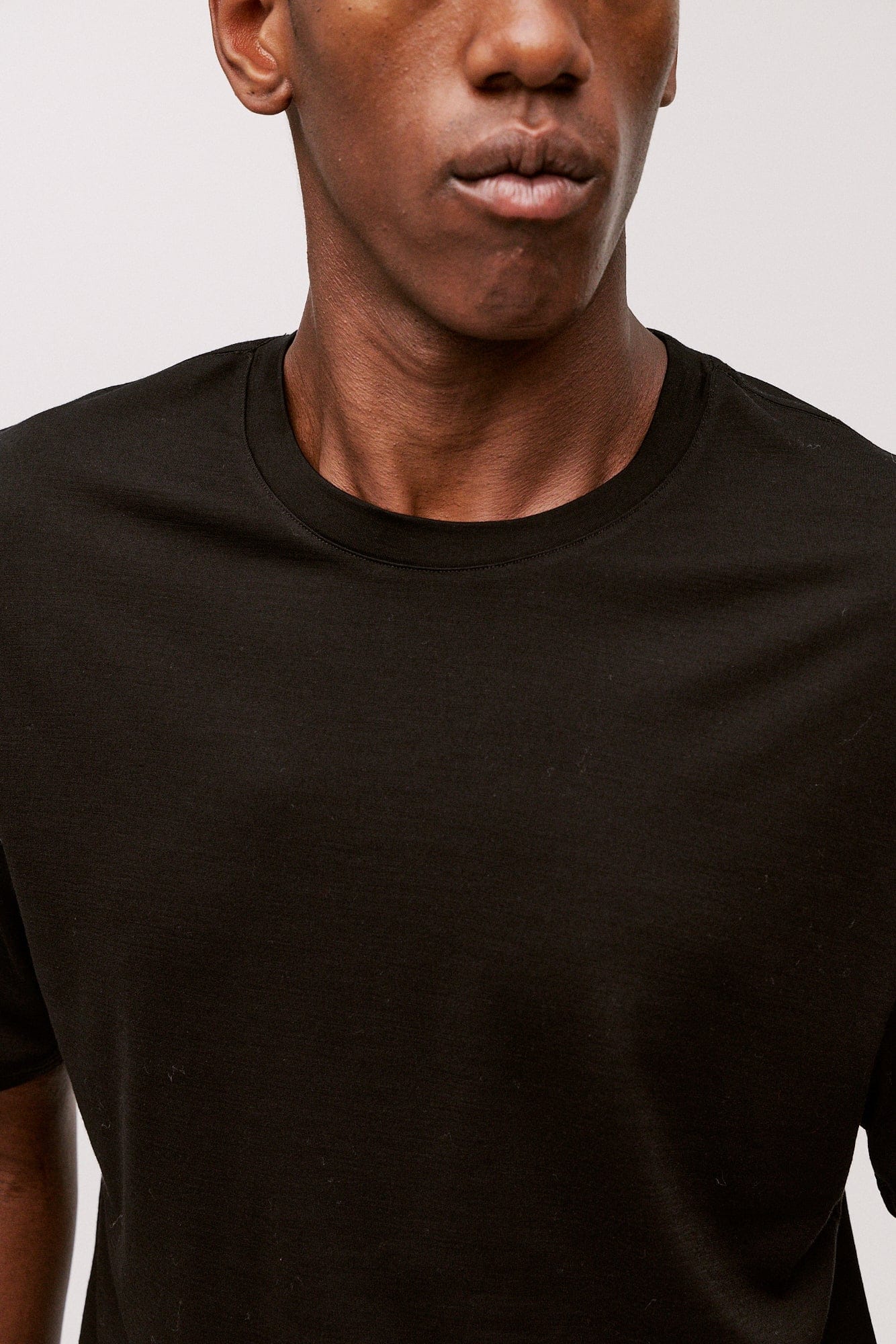100% Ultra-Fine Merino Wool Men's Short Sleeve - Image 5