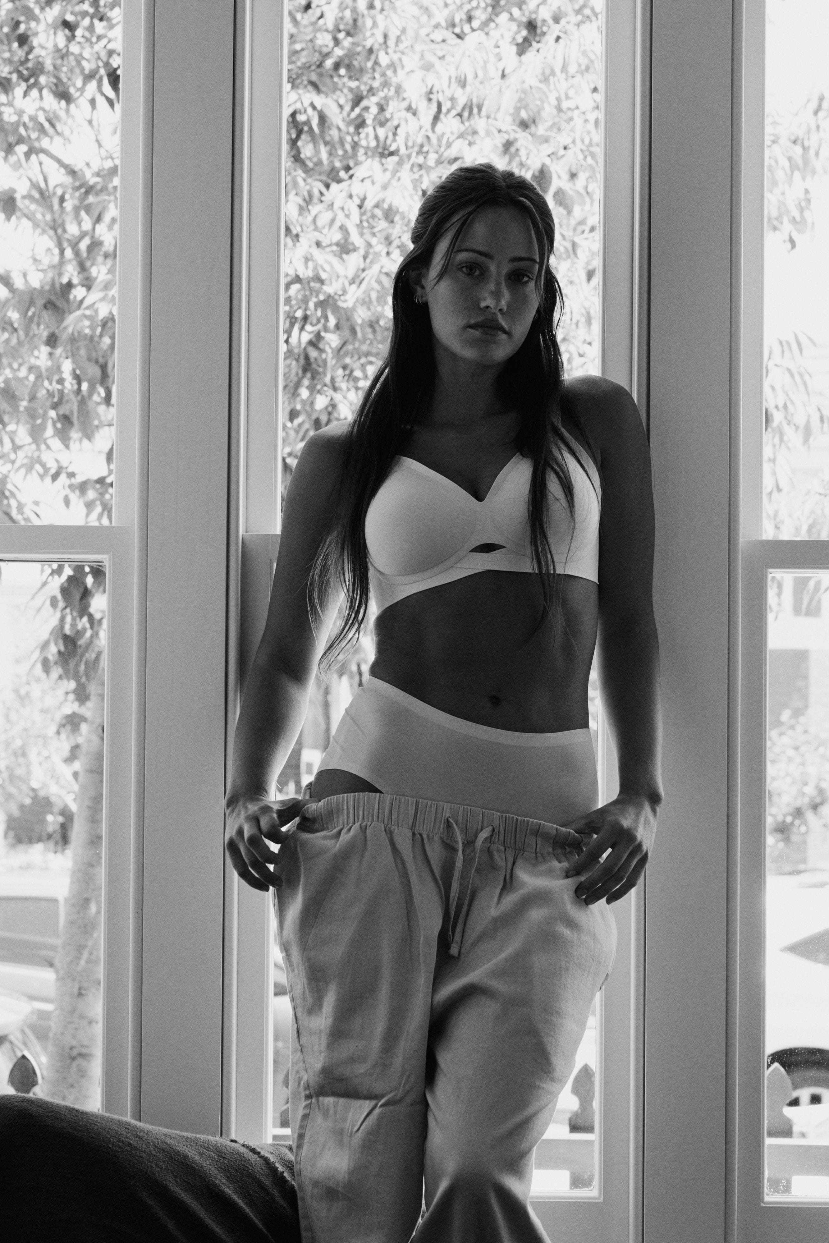 BioFlex™ Wireless Cross Over Lift Bra - Image 8