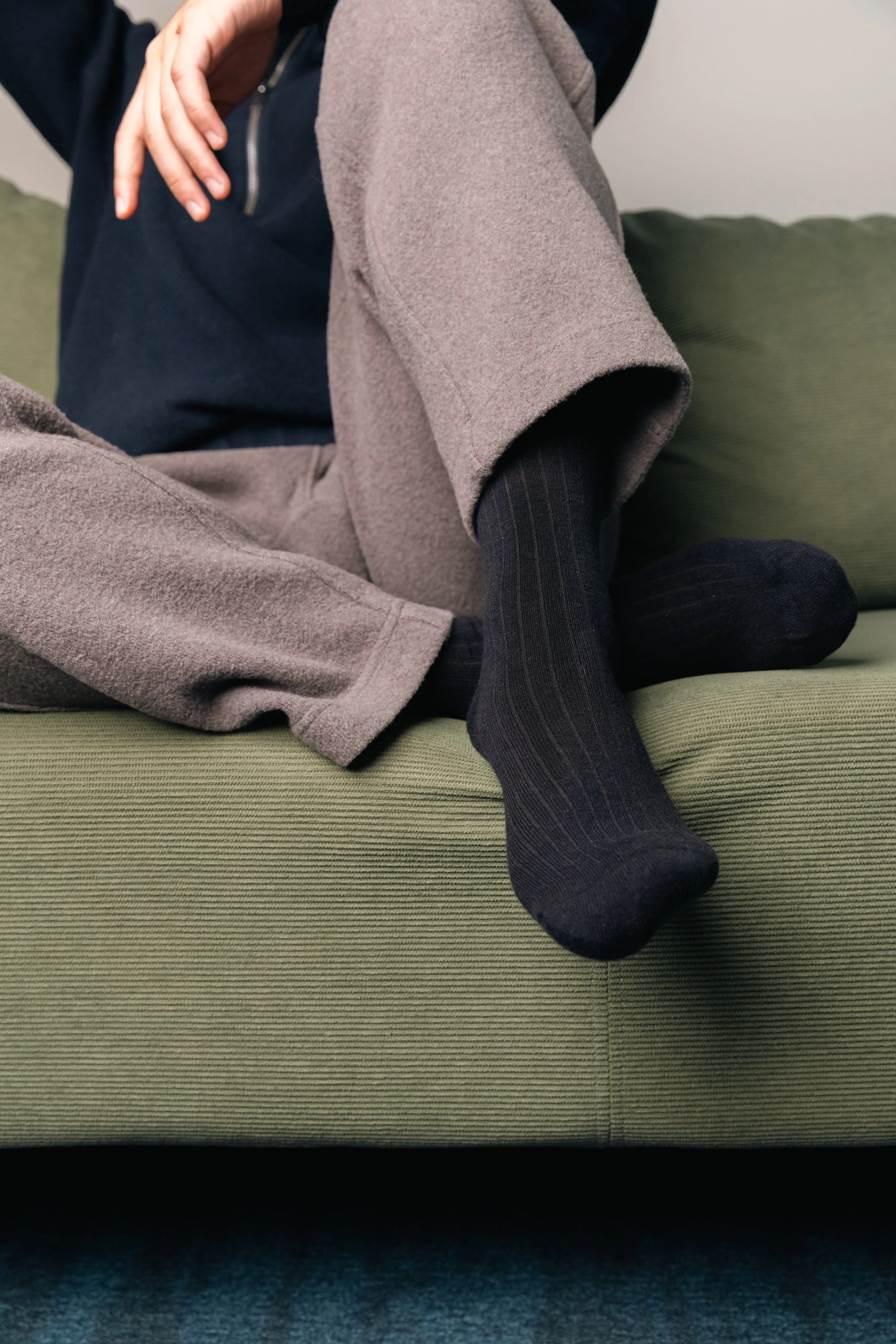 Cashmere-Merino Ribbed Crew Sock - Image 15