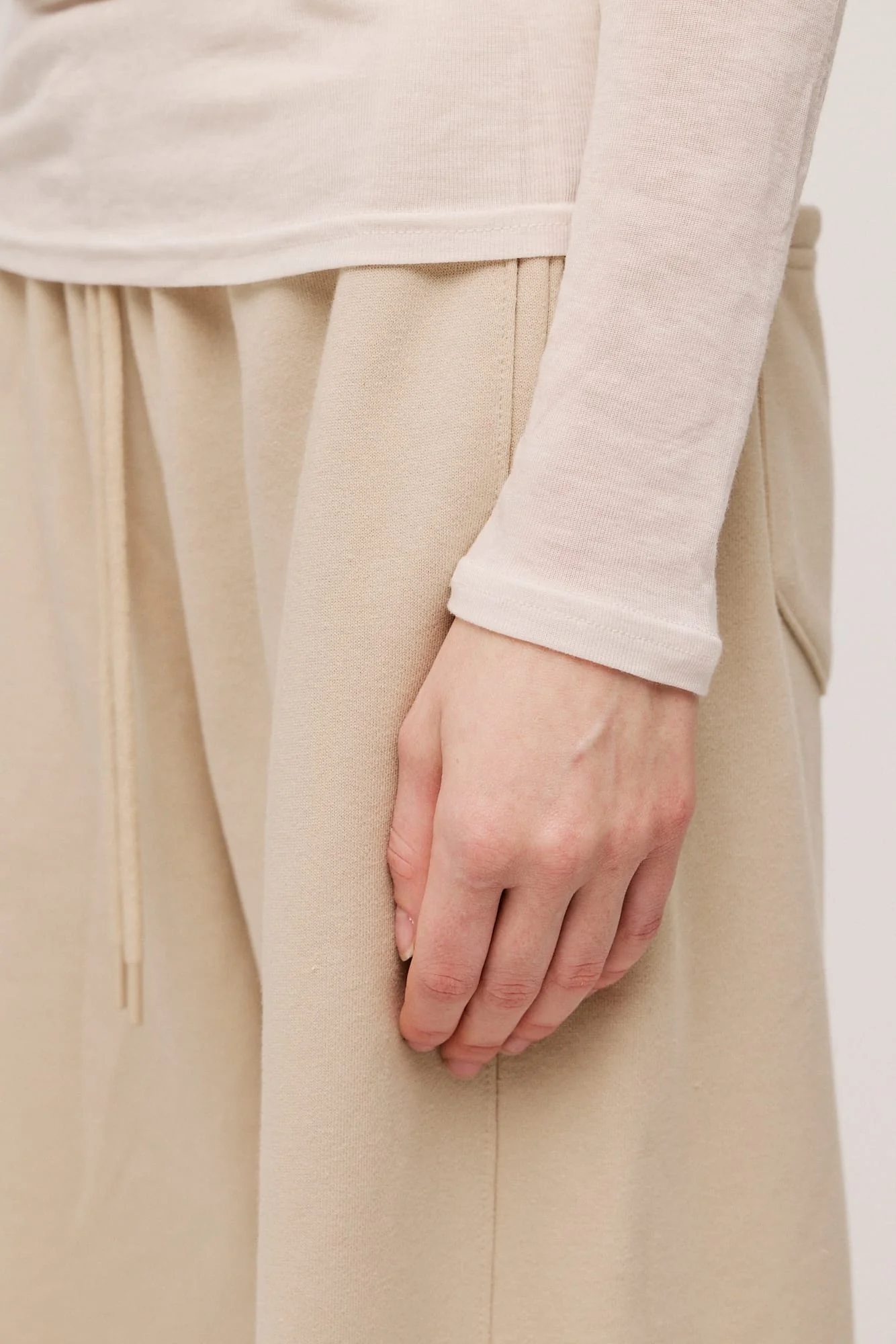 Women’s Cashmere-Blend Boat Long Sleeve - Image 9